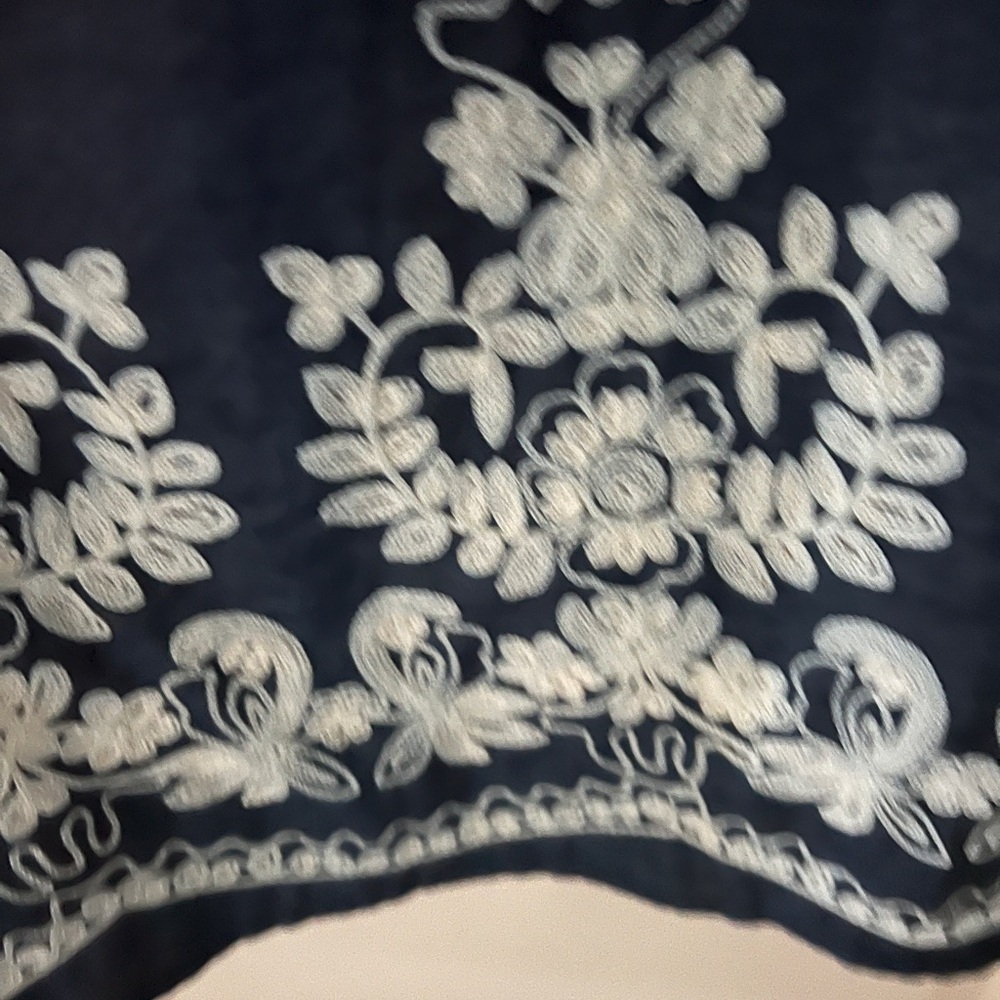 Denim dress with embroidered detail and flutter sleeves size 2 - Picture 3 of 7